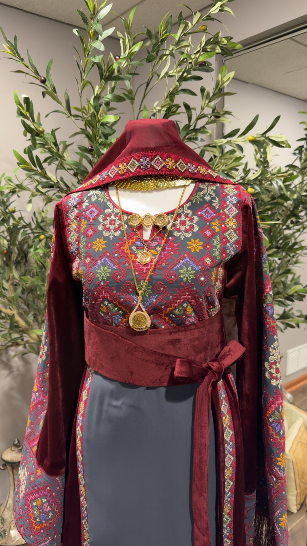 Velvet Maroon & Gray Thobe - Image 2