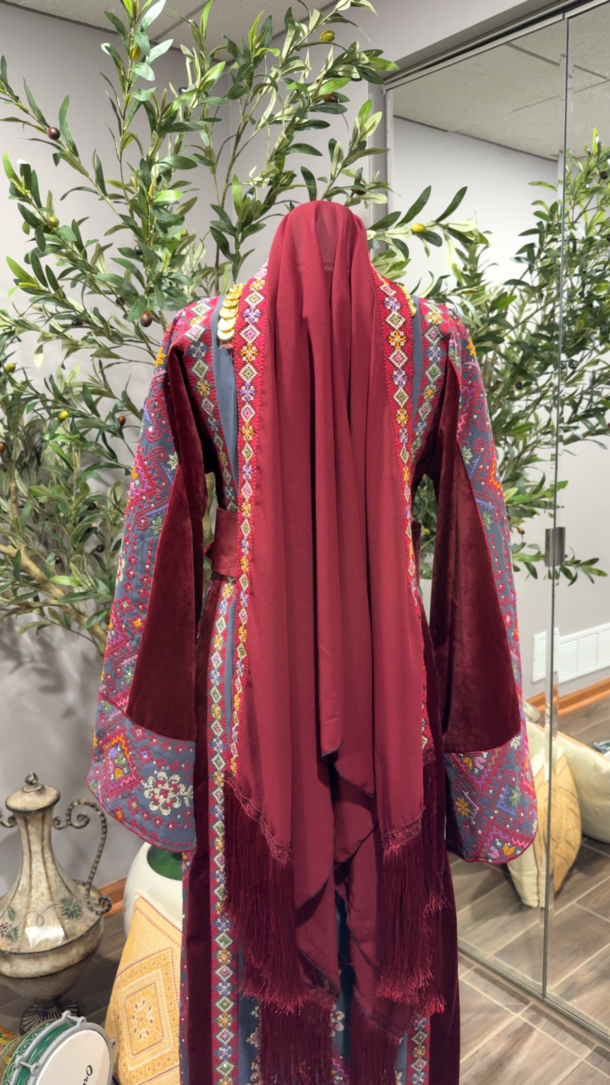 Velvet Maroon & Gray Thobe - Image 3